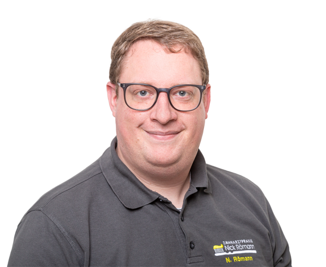Nick Römann, Zahnarzt und Inhaber