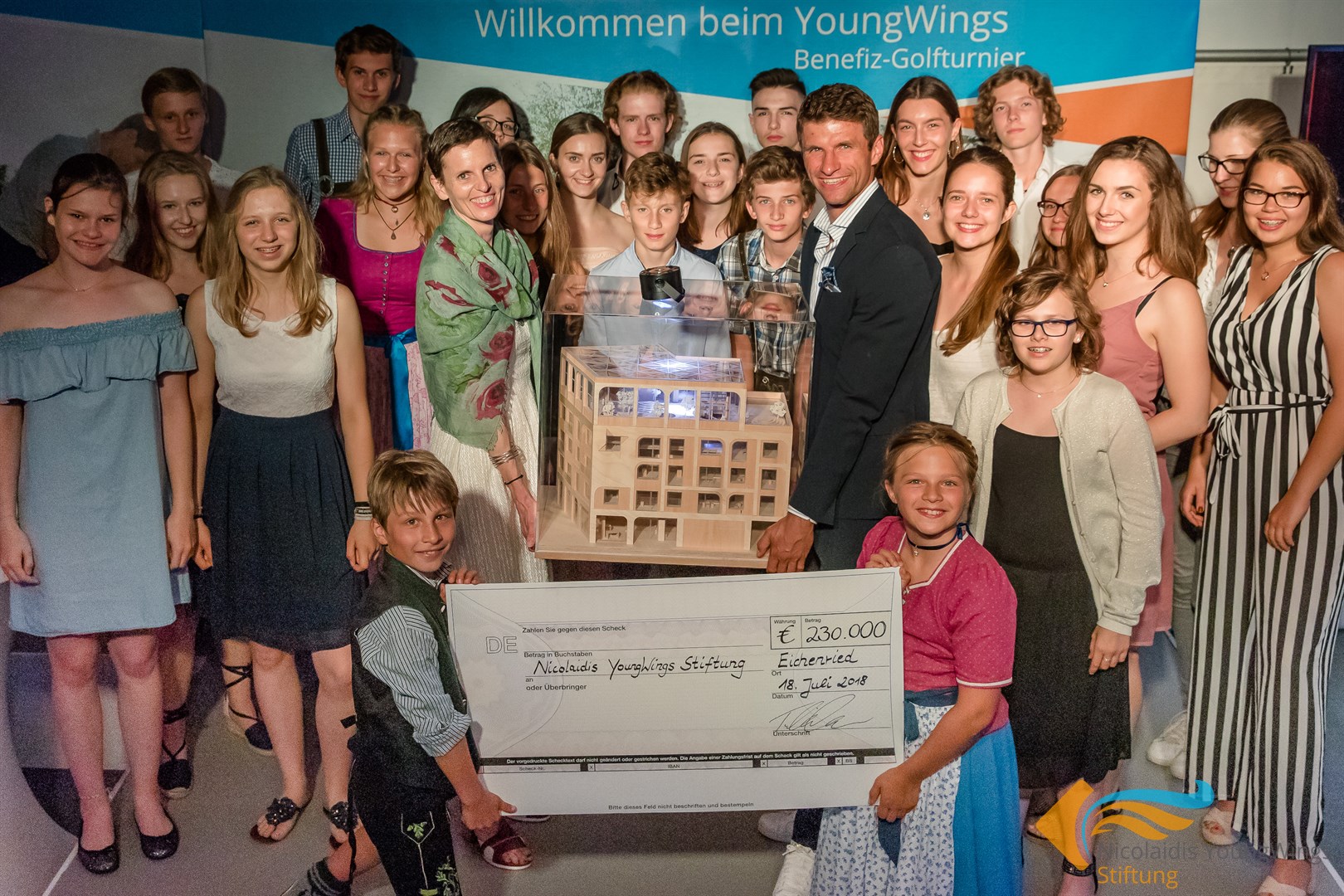 STERN - Das Sternenhaus auf dem YoungWings Benefiz-Golfturnier