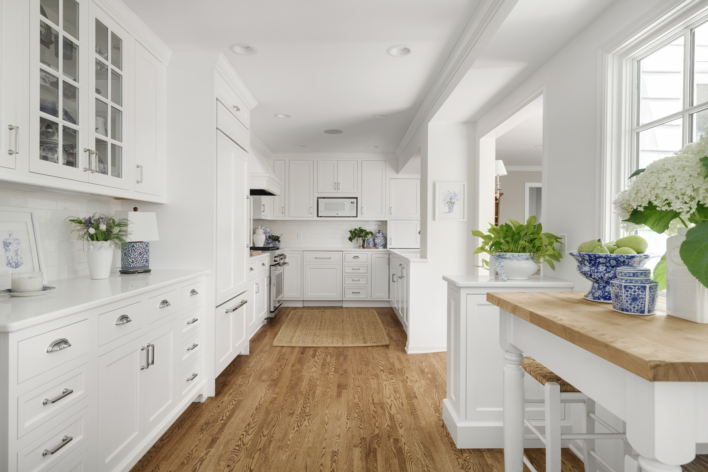 Blanc-on-blanc Kitchen Remodel