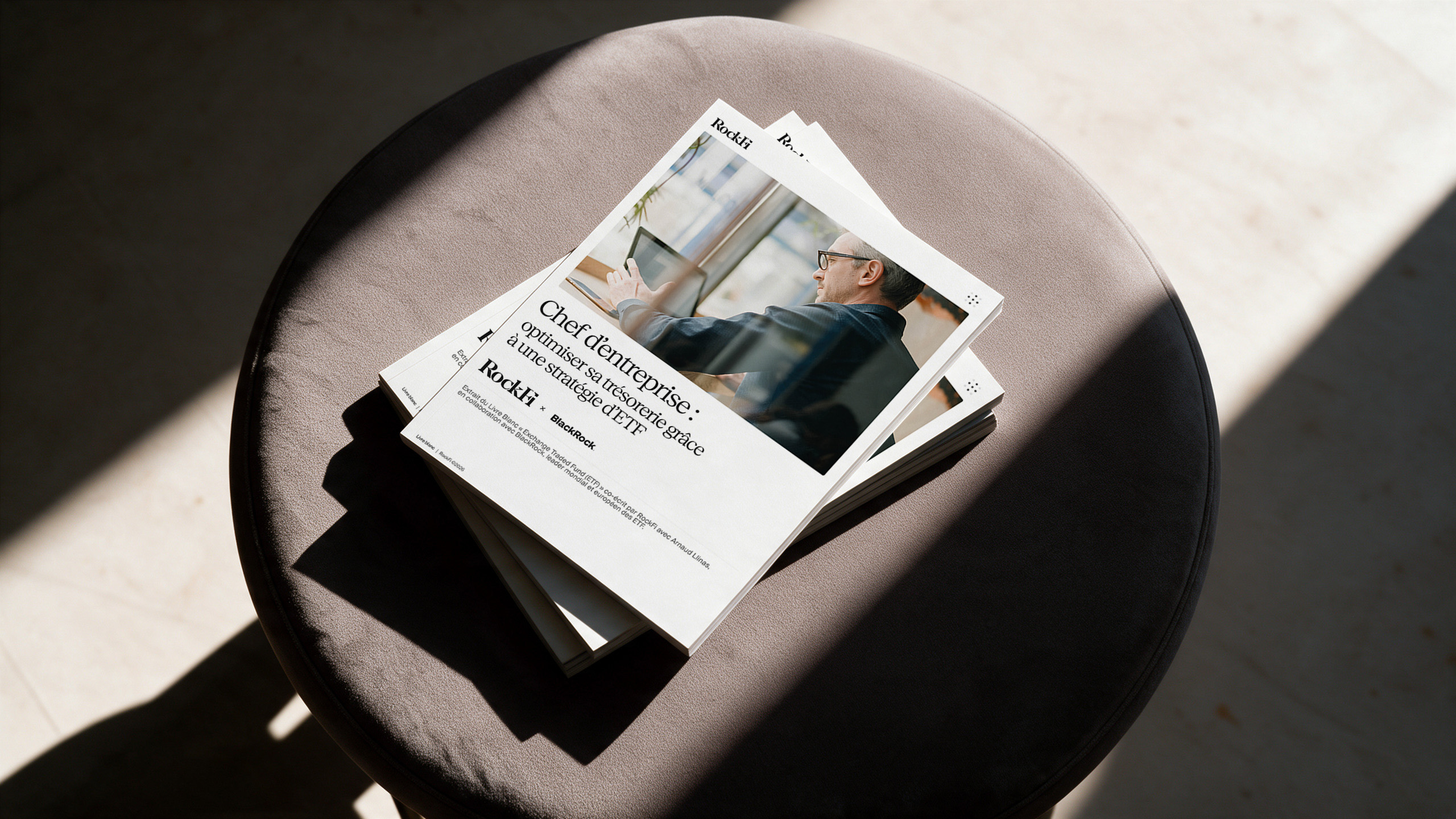 Couverture du guide RockFi « Chef d’entreprise : optimiser sa trésorerie grâce à une stratégie d’ETF »
