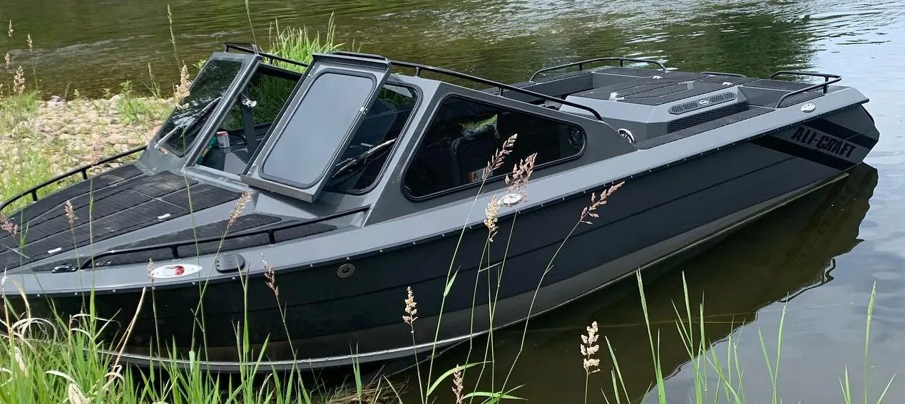 18' Explorer in marshy lake