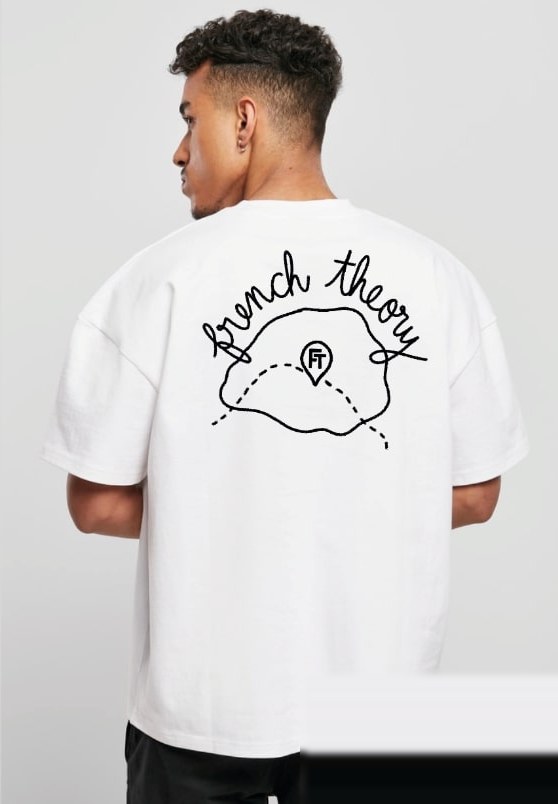 T-shirt French Theory — merchandising de la marque