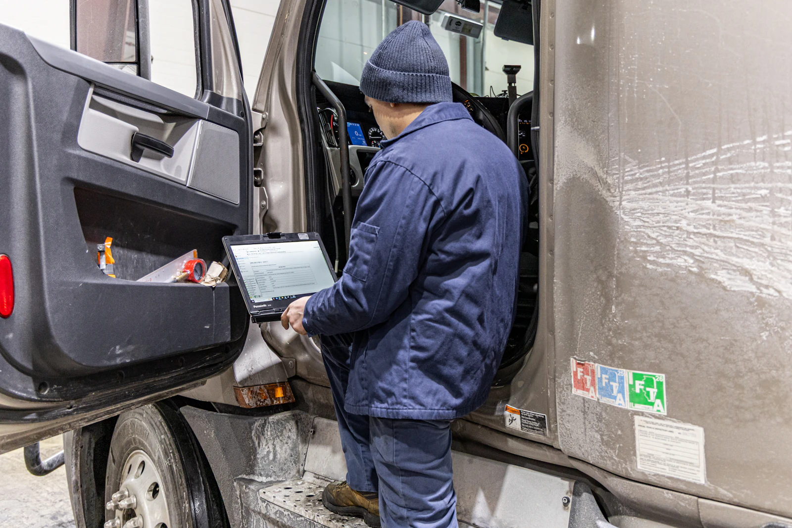 Mechanic providing DOT inspection in Santa Rosa, CA