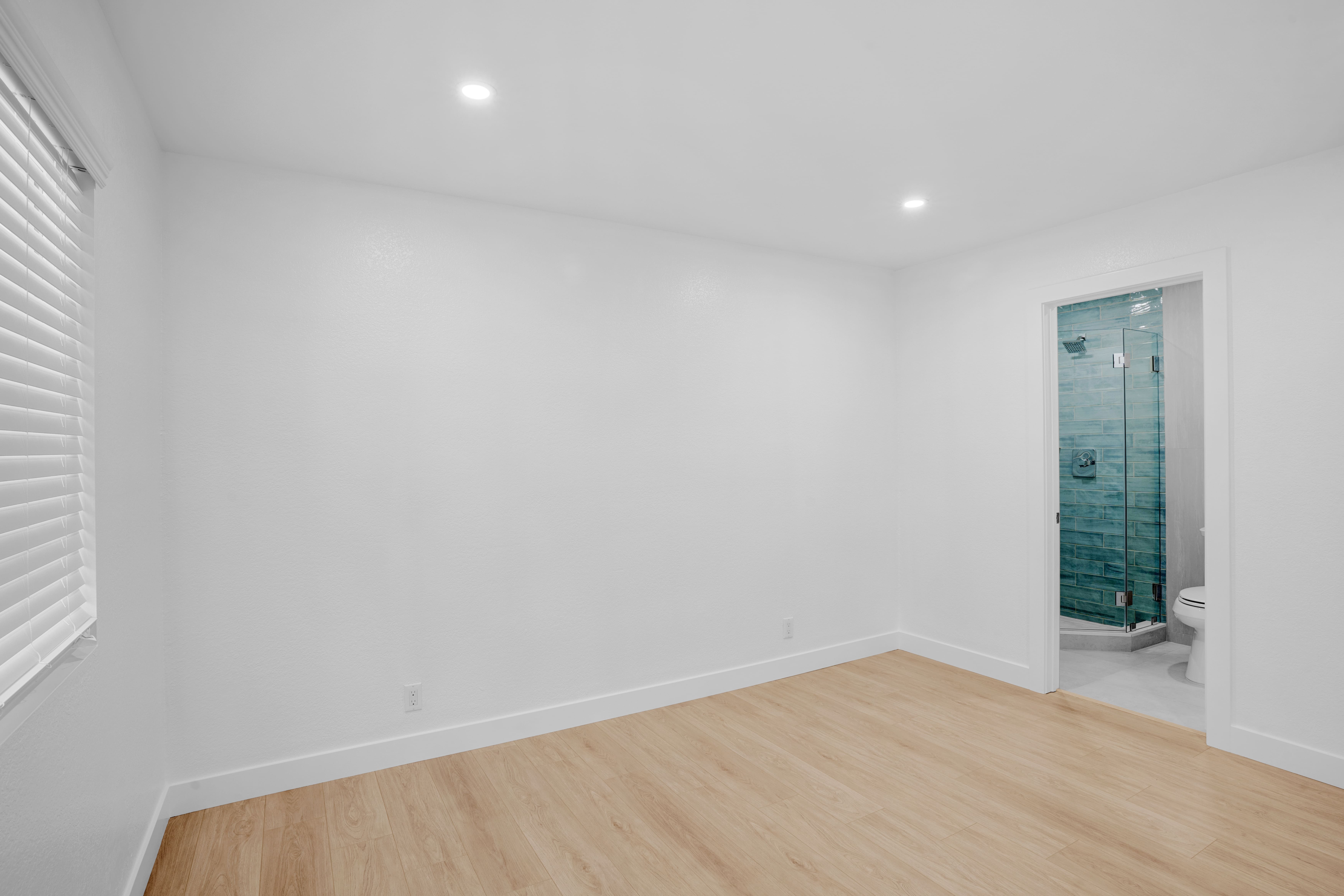 124 S Marengo Ave. #03