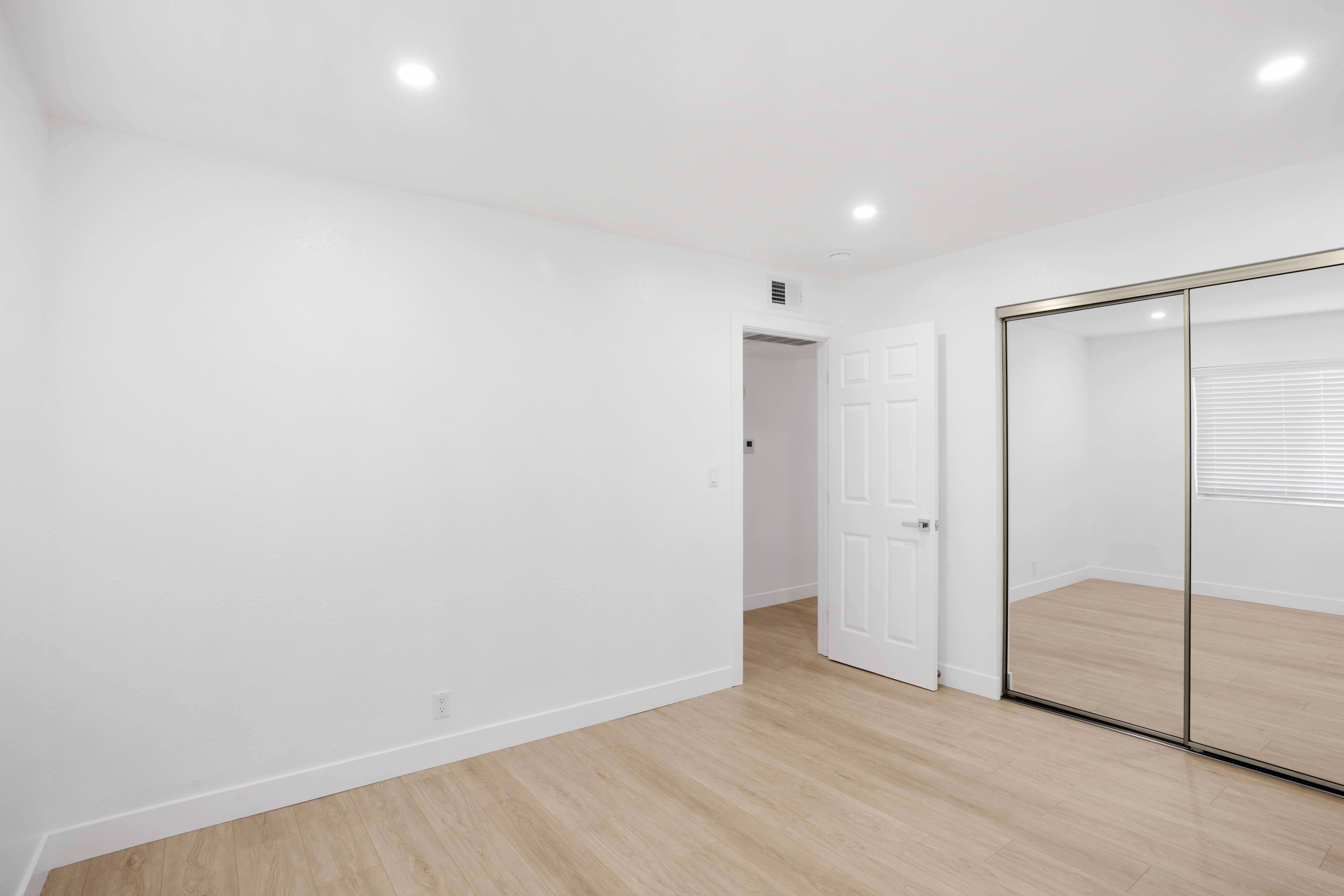 124 S Marengo Ave. #03