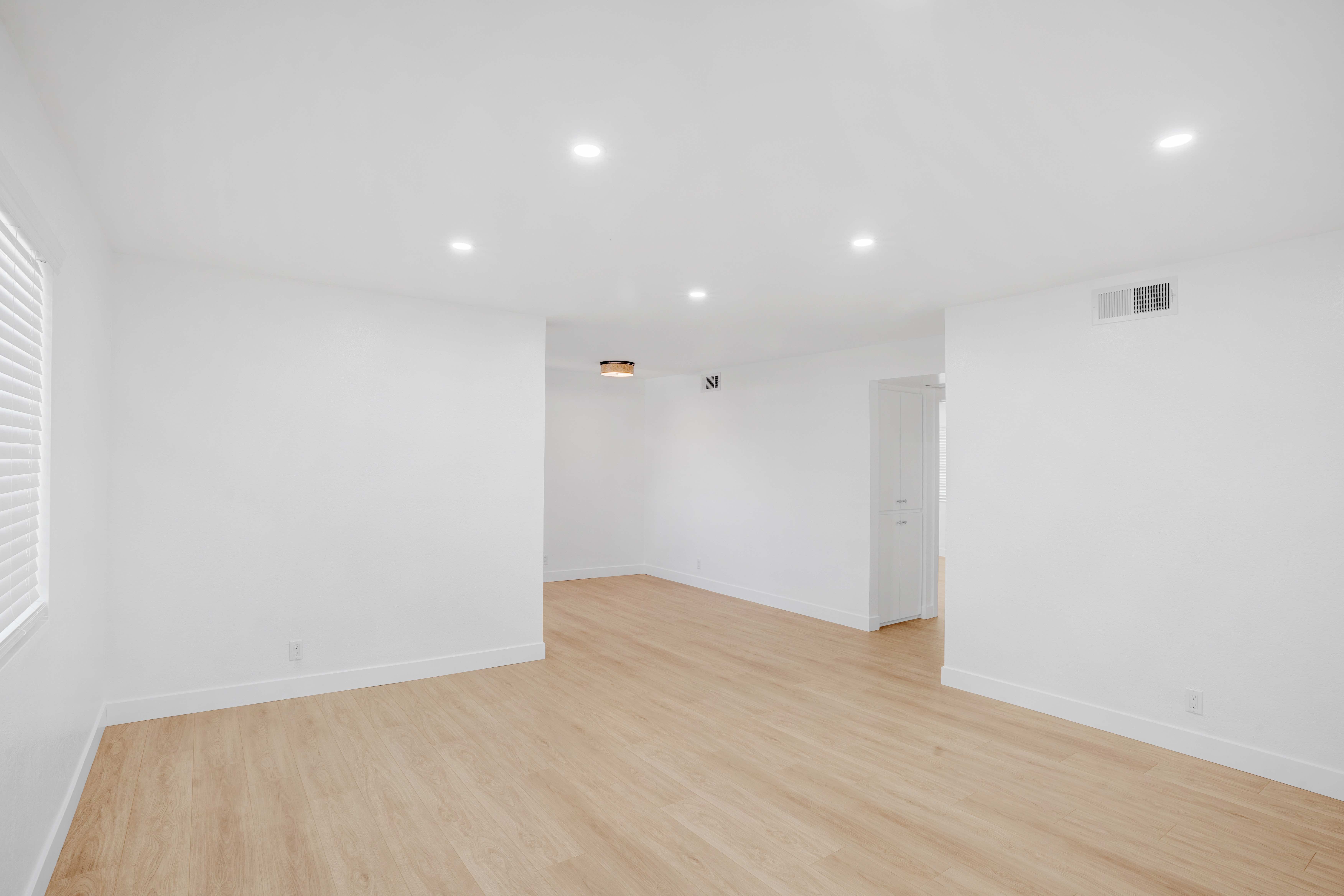 124 S Marengo Ave. #03