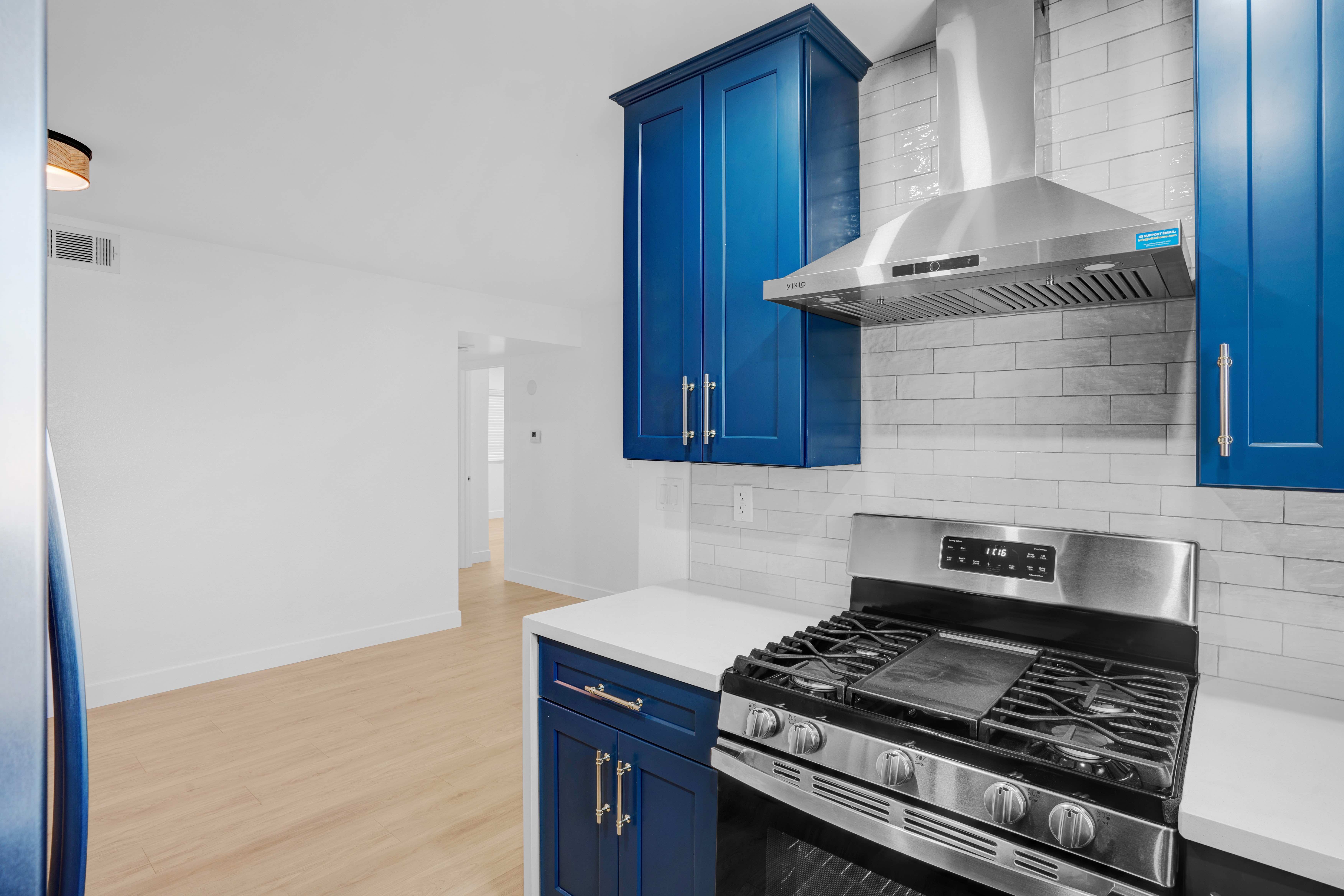 124 S Marengo Ave. #03