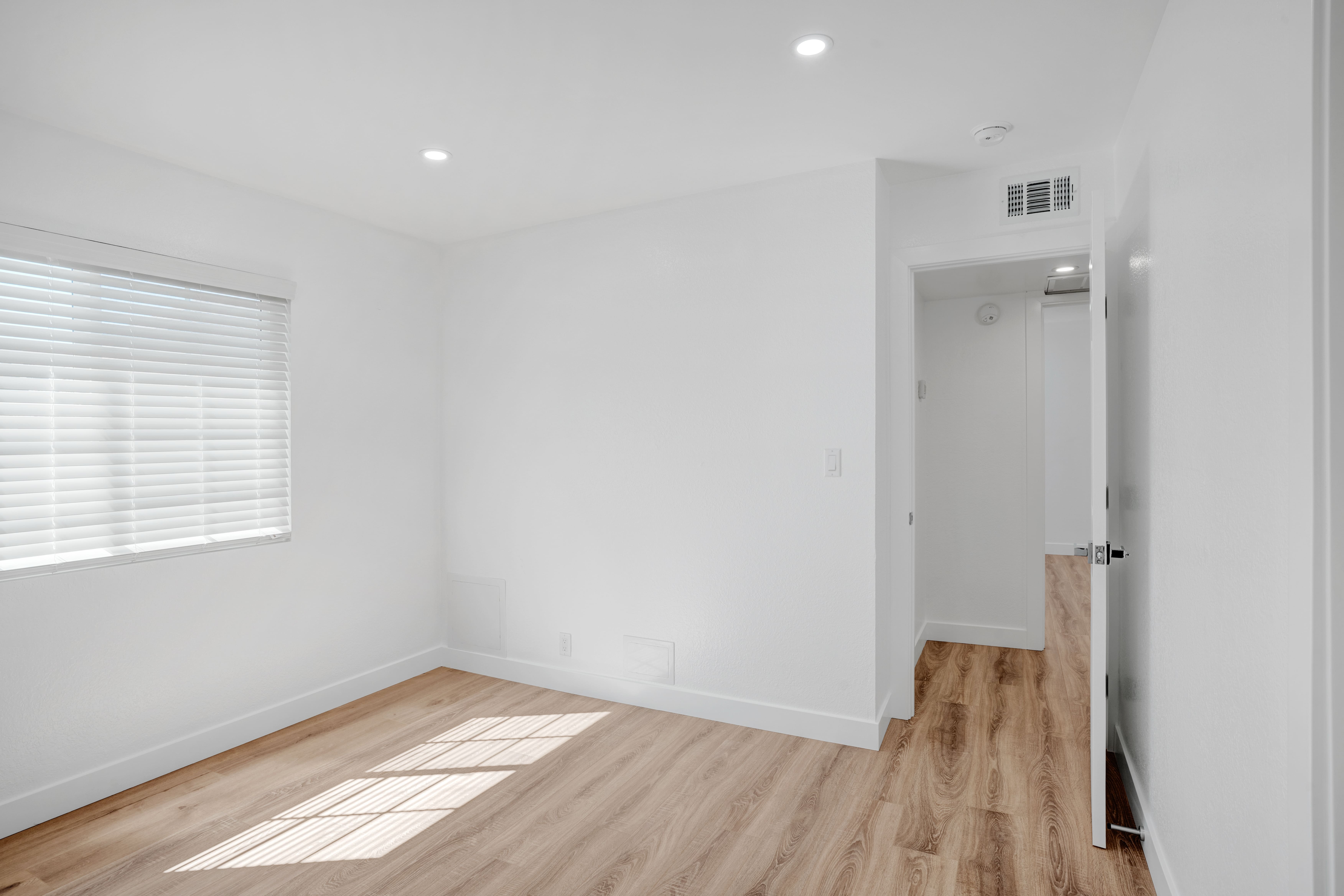 124 S Marengo Ave. #18