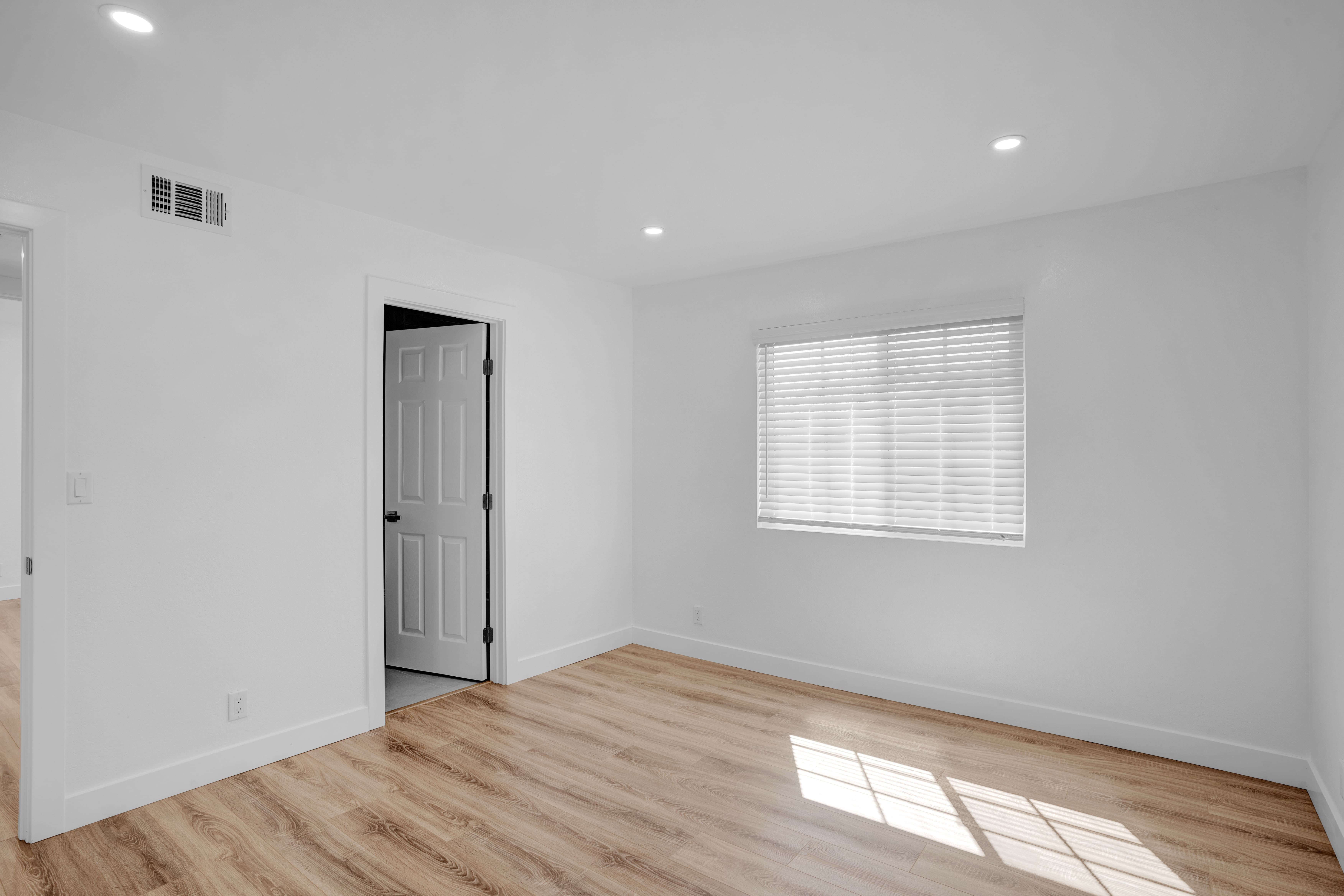 124 S Marengo Ave. #18