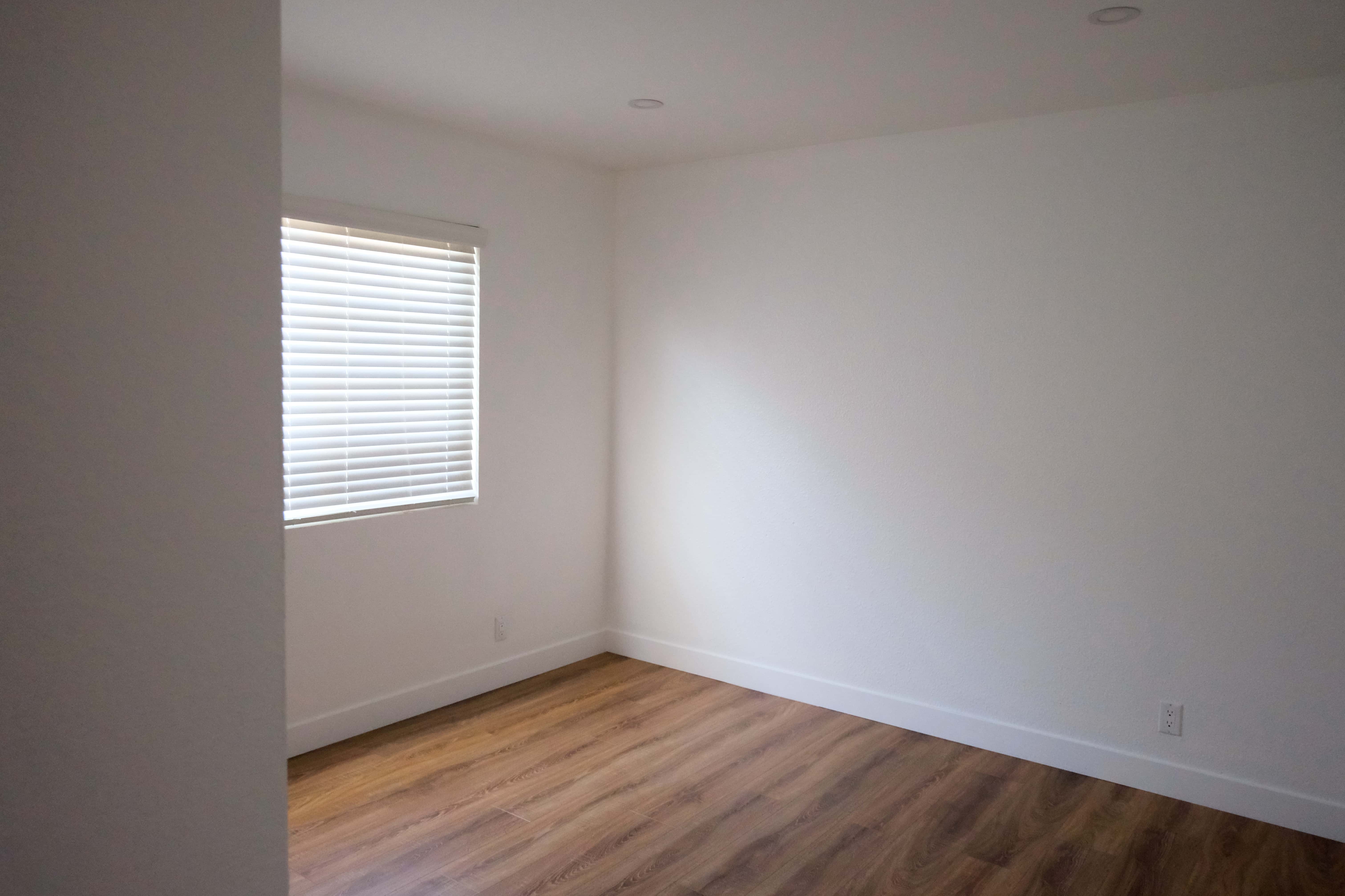 124 S Marengo Ave. #10
