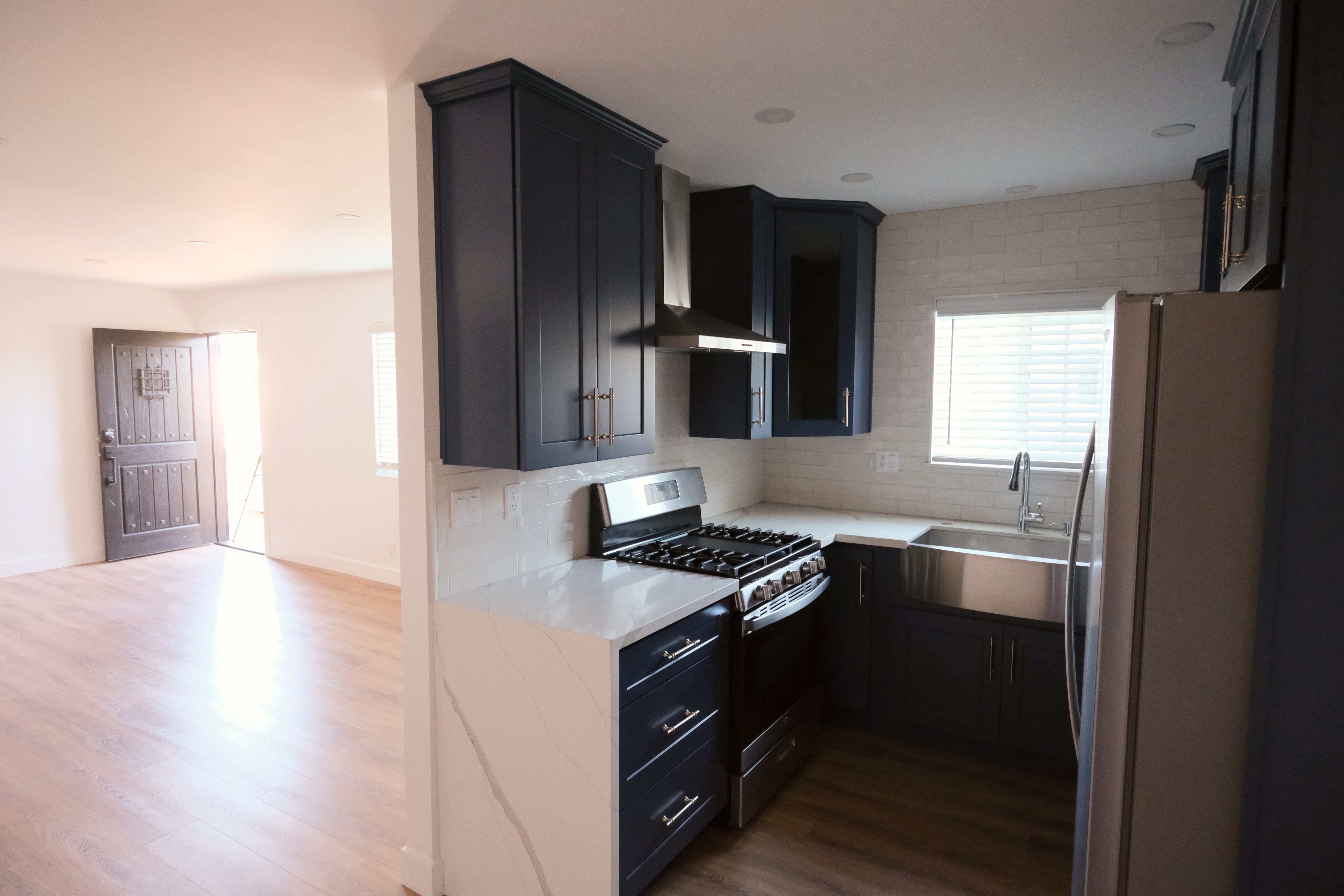 124 S Marengo Ave. #10