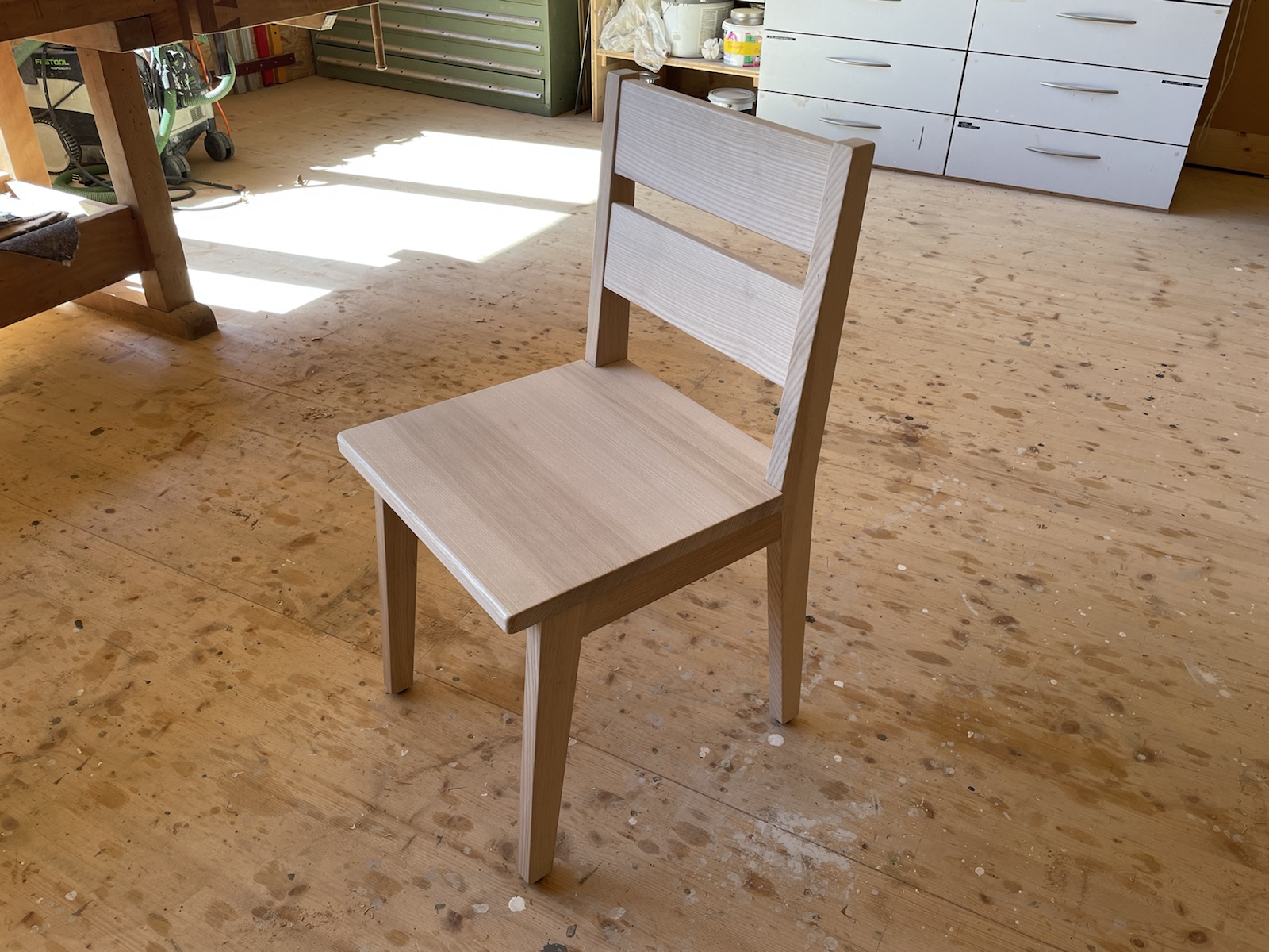 Holz-Stuhl