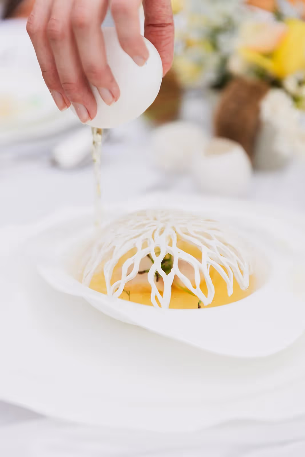 Dentelle de porcelaine sur une assiette