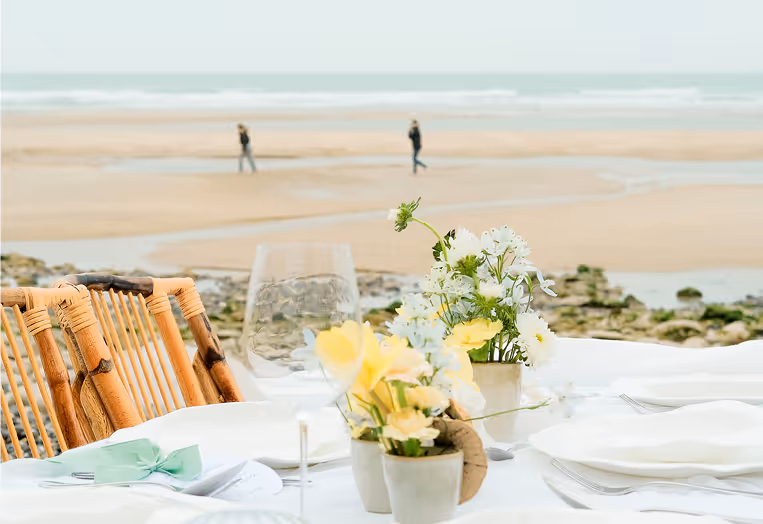 Table sur la plage sur Cap Blanc Nez