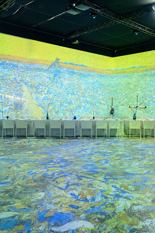 Tablée dans l'exposition immersive van gogh