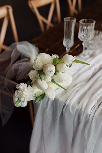 détail bouquet sur table