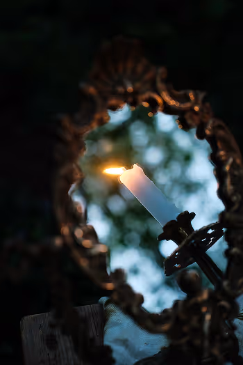 bougie dans miroir