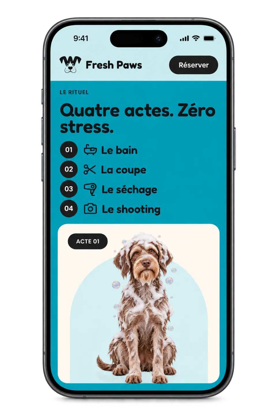 Rituel Fresh Paws sur mobile, chien plein de mousse à l’acte du bain