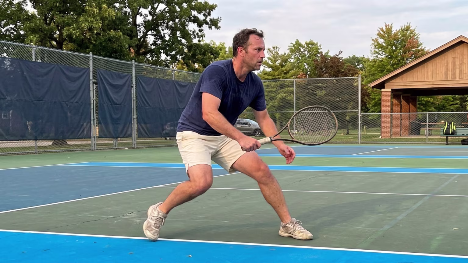 Mastering Body Control and Sharp Deceleration to Handle Chaotic Shifts on Racquet Courts