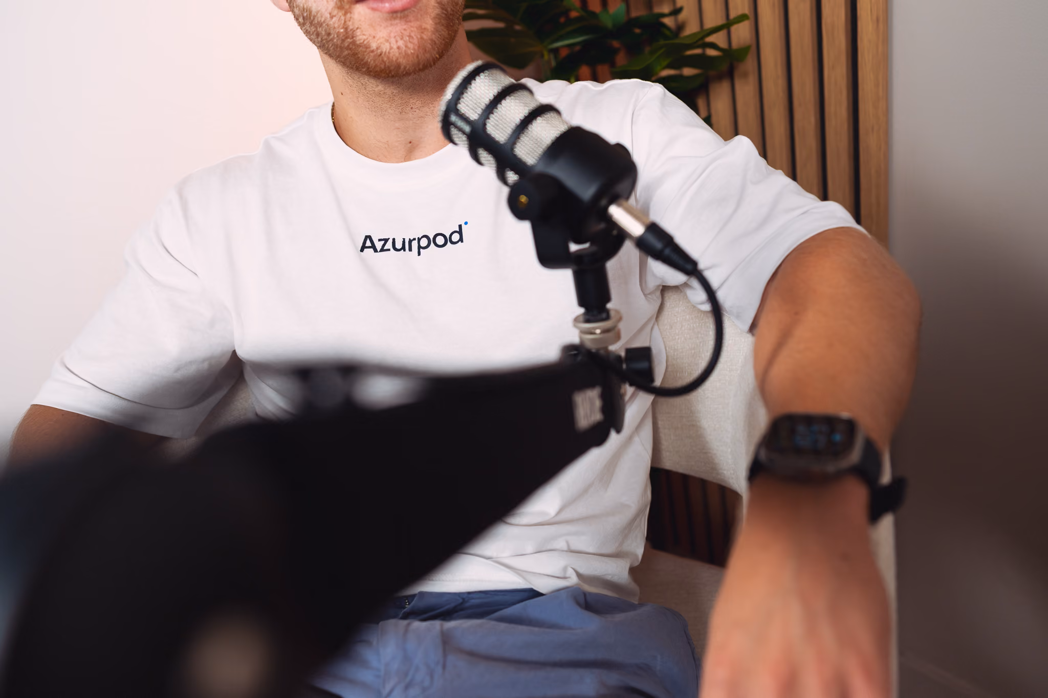 Enregistrement de podcast vidéo dans le studio Azurpod à La Garde