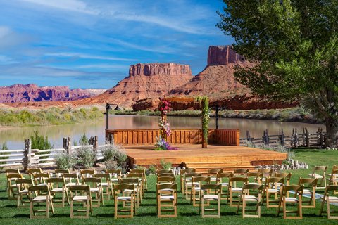 Red Cliffs Lodge