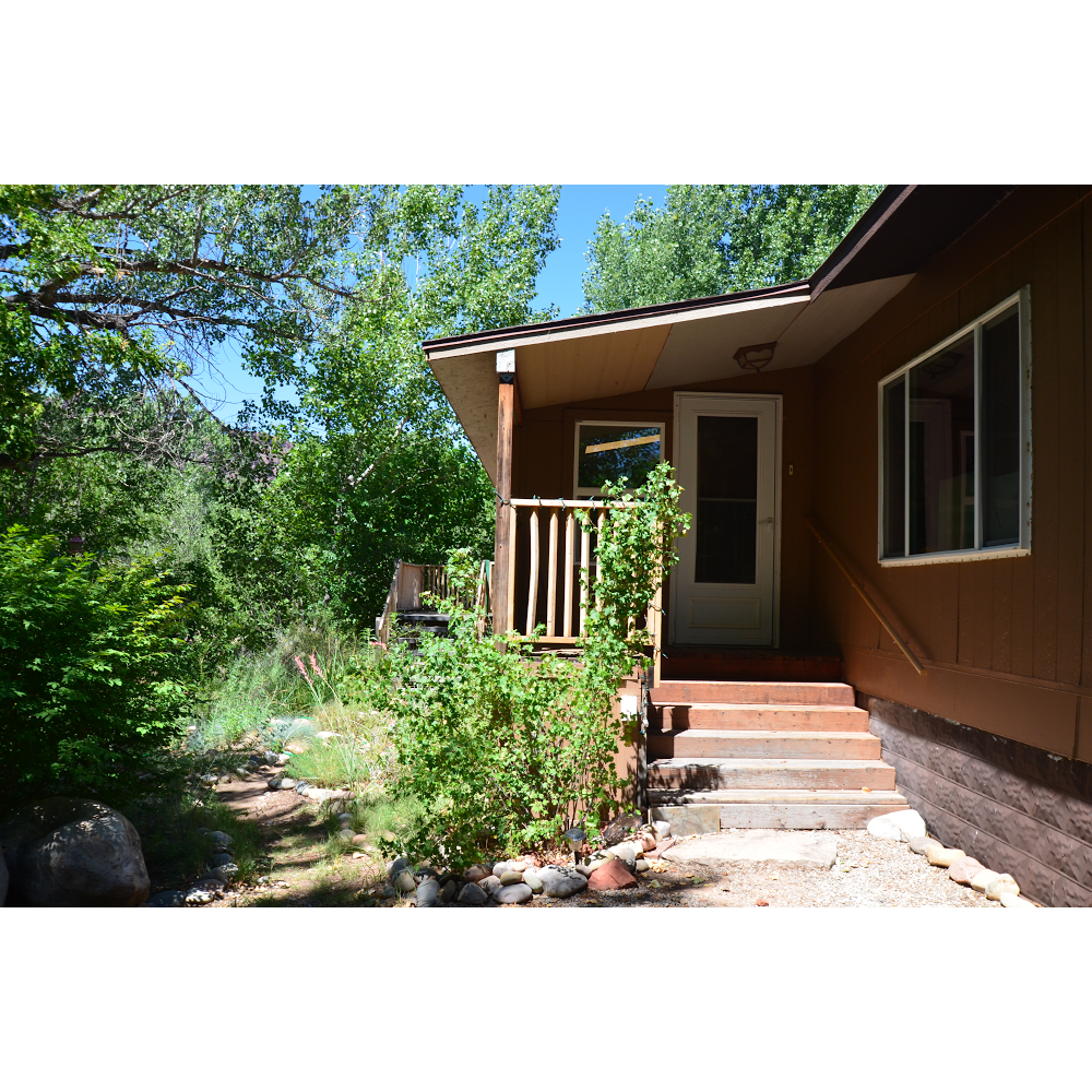 A Creekside Retreat