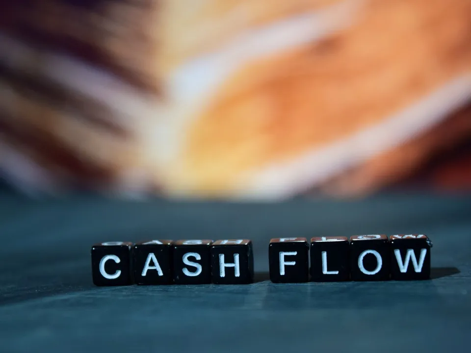 Zisk vás poteší, ale CASH FLOW vás zachráni