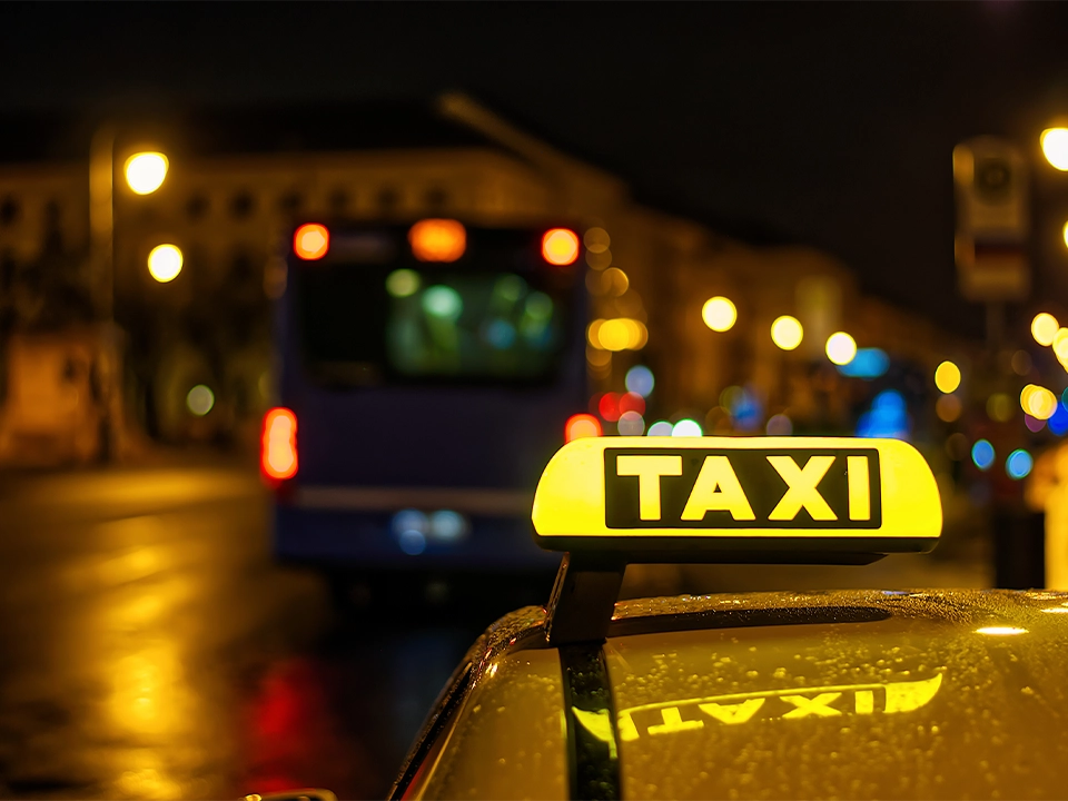Chcete podnikať s taxislužbou cez UBER, Bolt alebo Hopin? Tu je všetko, čo potrebujete vedieť