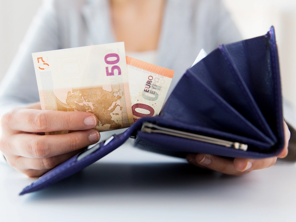 Aké sú limity hotovostných platieb a platieb na pokladni?