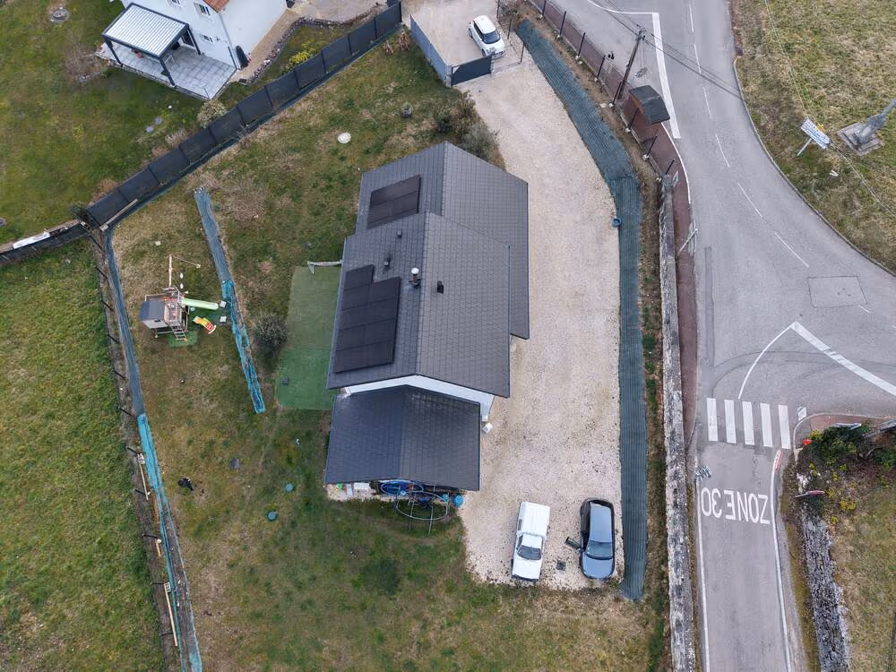 Panneaux solaires installés par Solday à Parves et Nattages