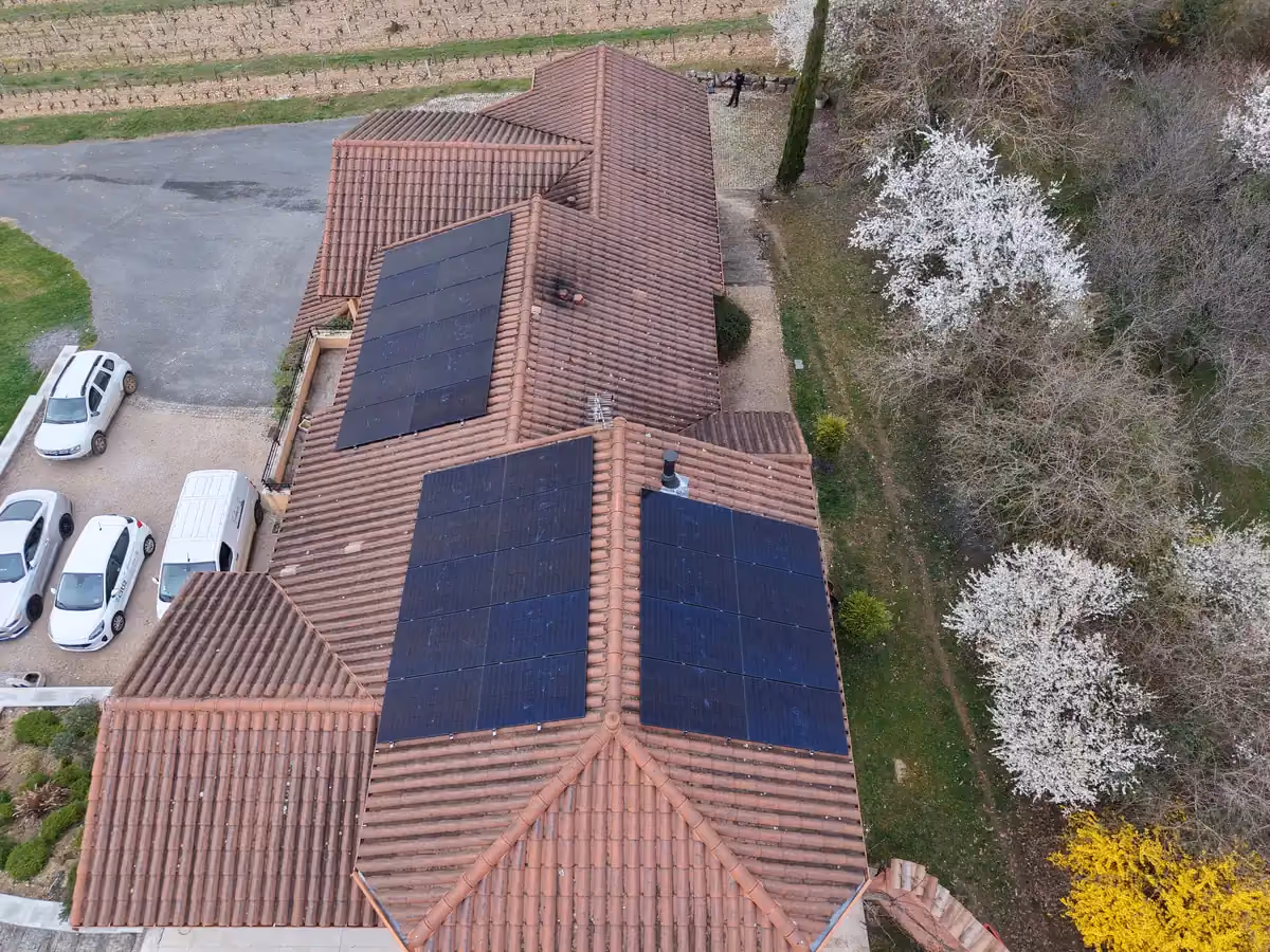 Maison équipée en panneaux solaires à Anse