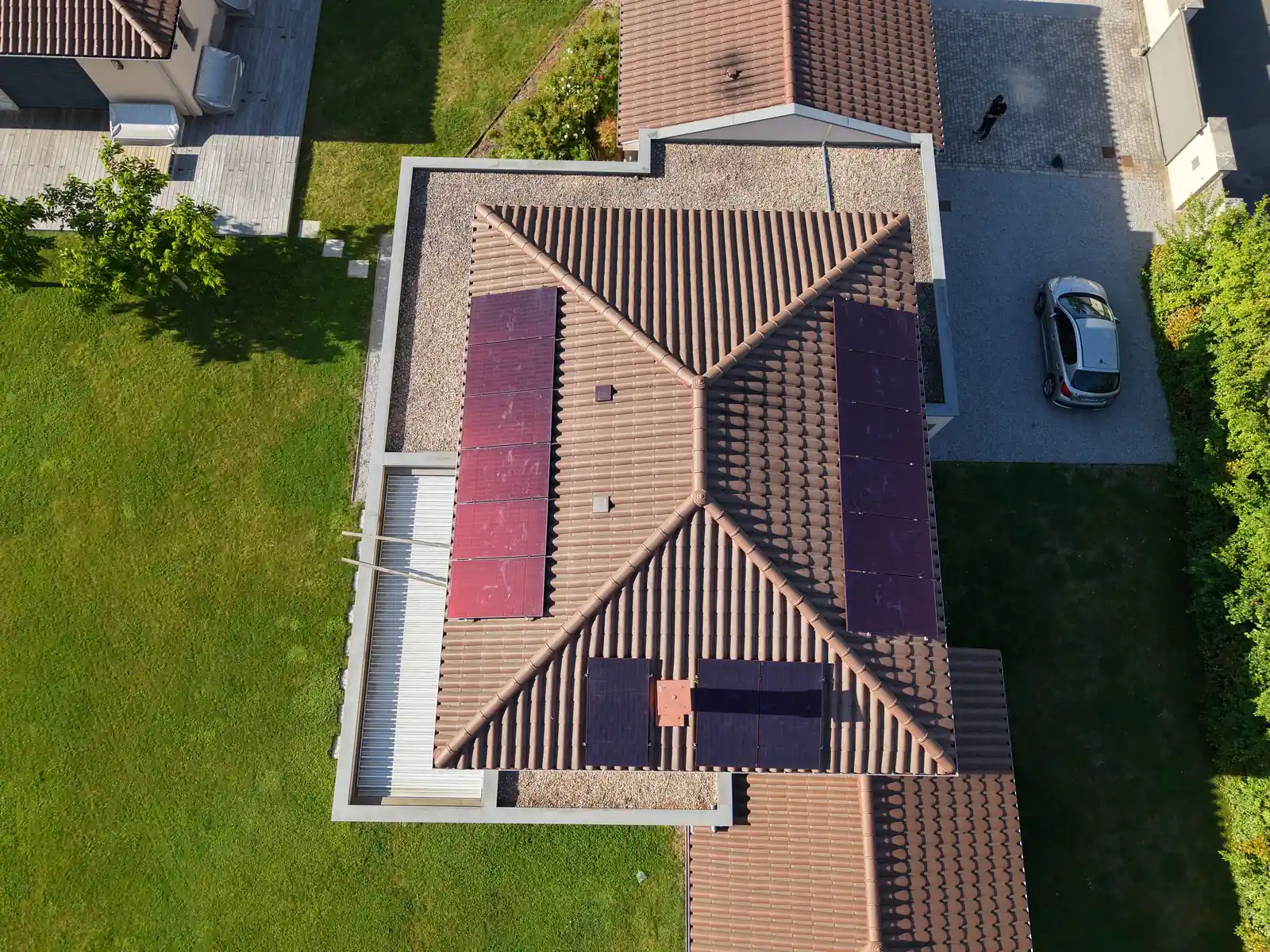 Maison équipée en panneaux solaires à Écully