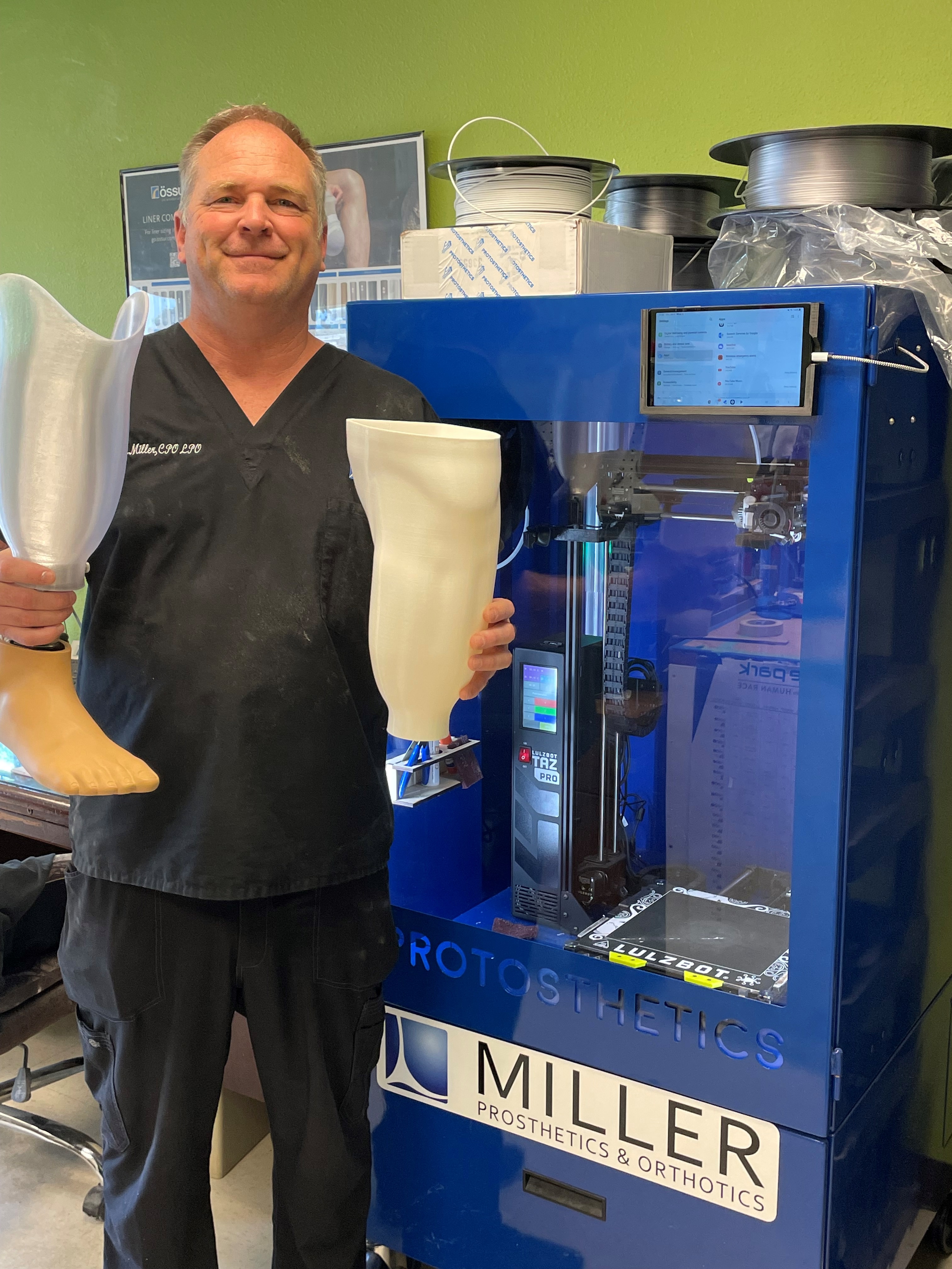 Mark Miller Shows Off a Galileo 3D Printed Check Socket & Inner Liner