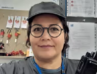 Cristiane, technicienne d'exploitation CVC, en tenue de travail