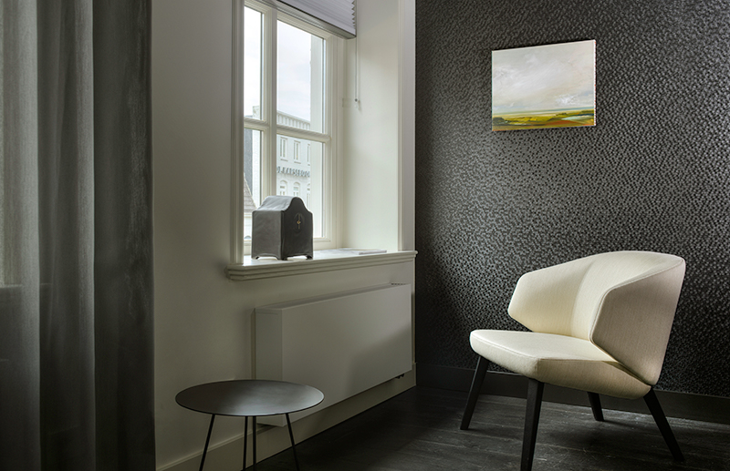 Charming Room in Hotel Kazerne Eindhoven, kamer van 35 vierkante meter met uitzicht op het stadscentrum