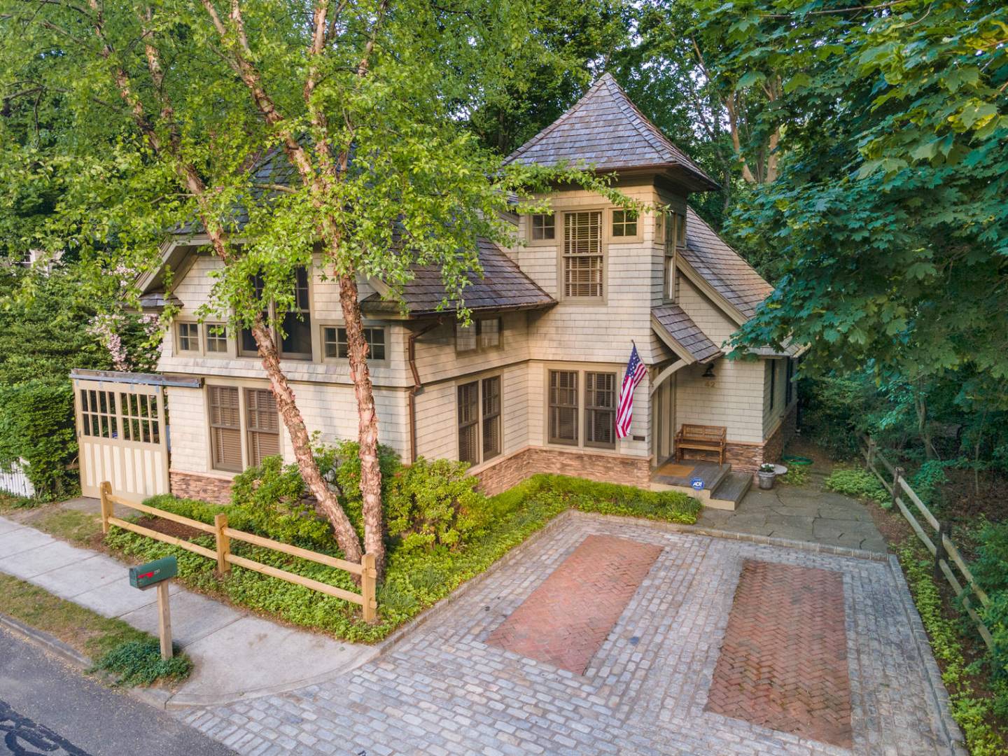 42 Jermain Avenue