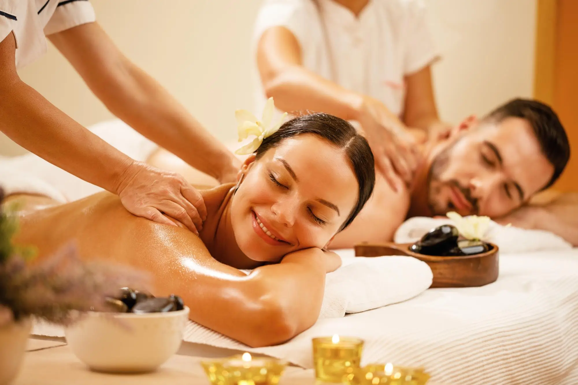 Guest receiving a hydrating scalp wash at the Glowence basin