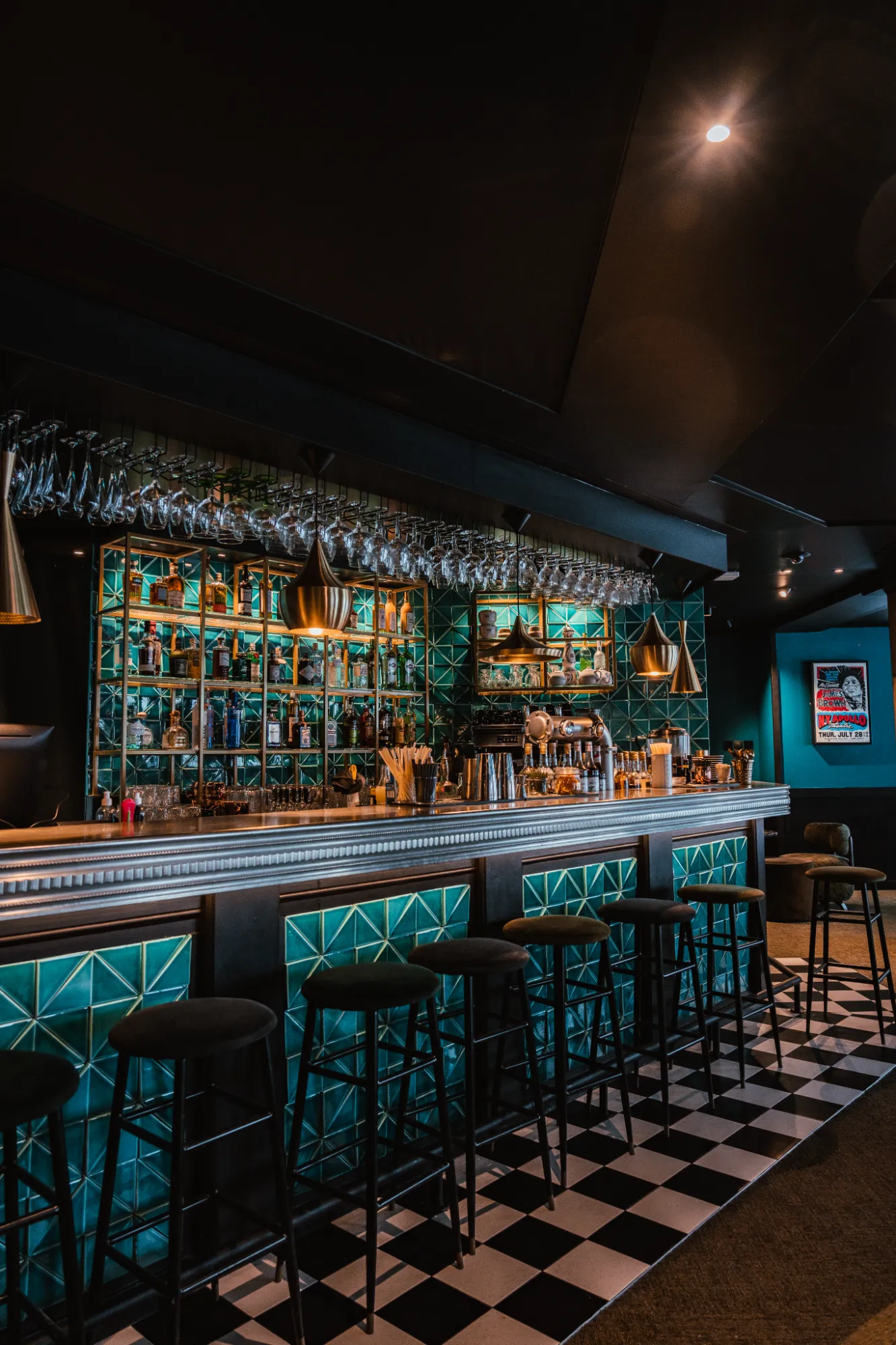 Espaces modernes des restaurants et bars, °F7 Courchevel