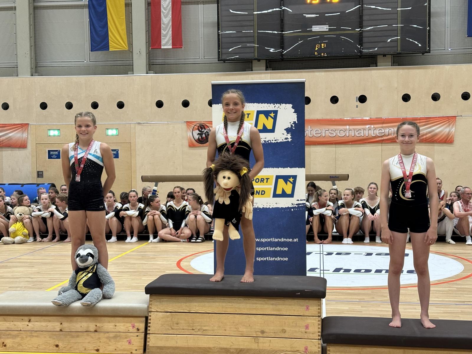 Bundesmeisterin Enna Roth und Leni Pointinger (3. Platz)