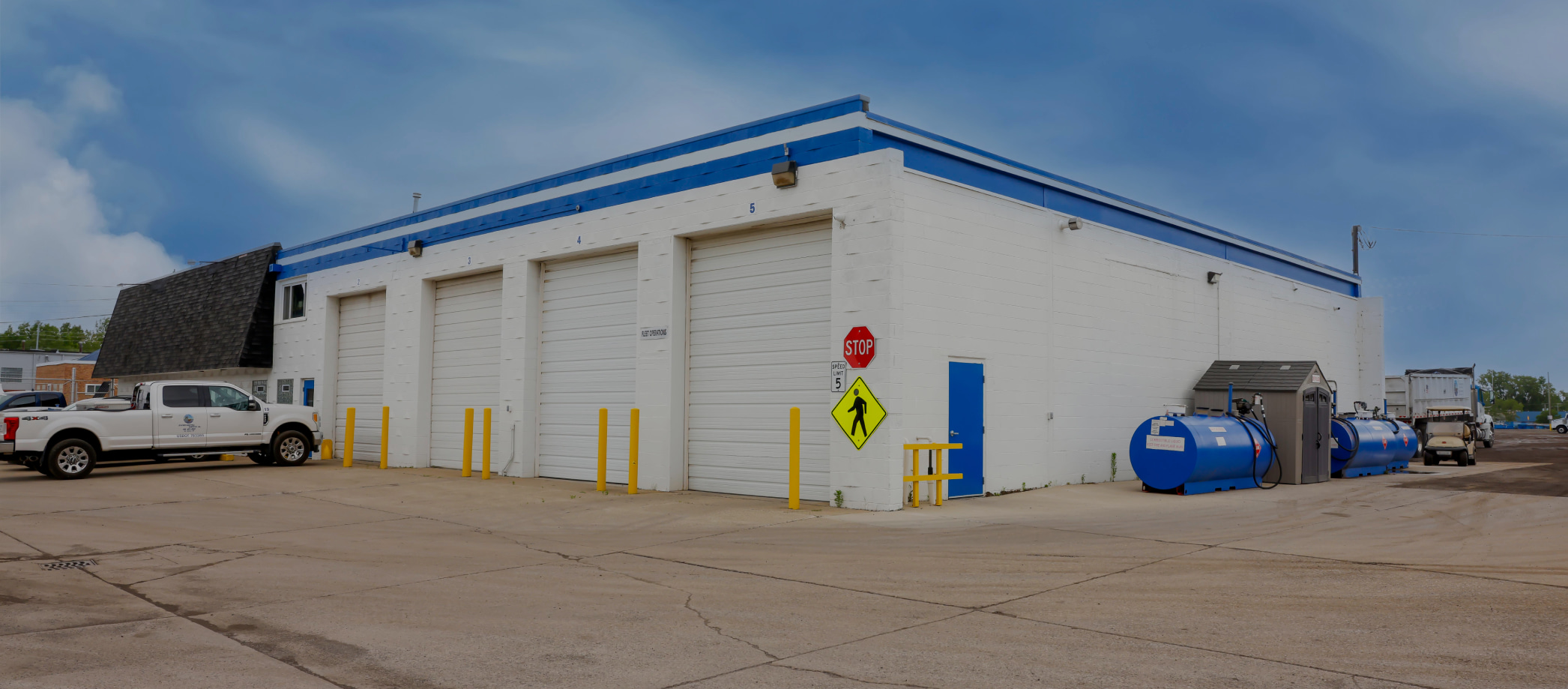 hm equipment garages