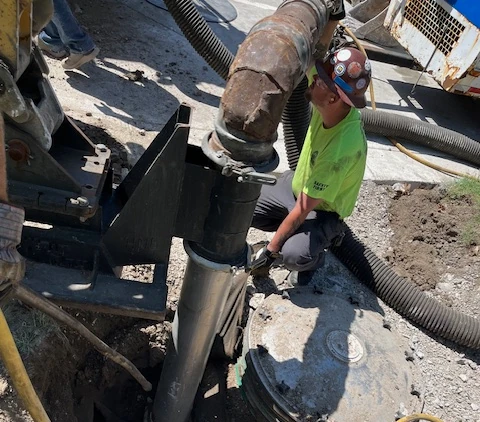 excavating liquid with hydro equipment