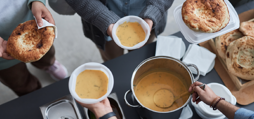 Los beneficios de centralizar la preparación de alimentos en empresas grandes