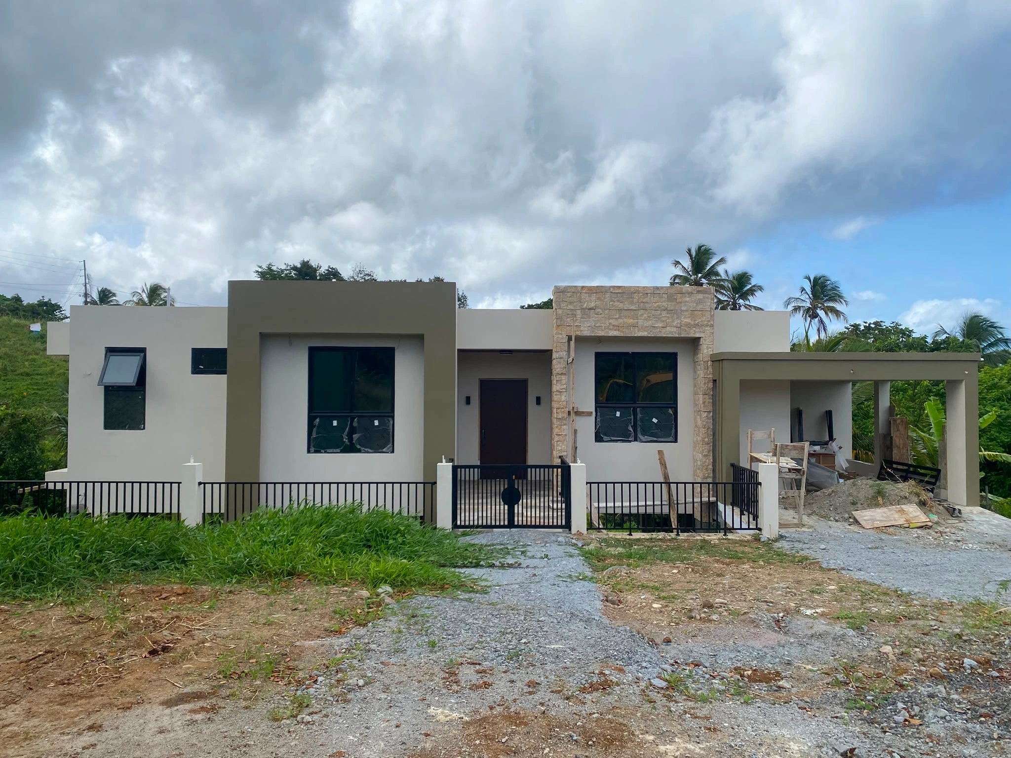 modern residential home under construction