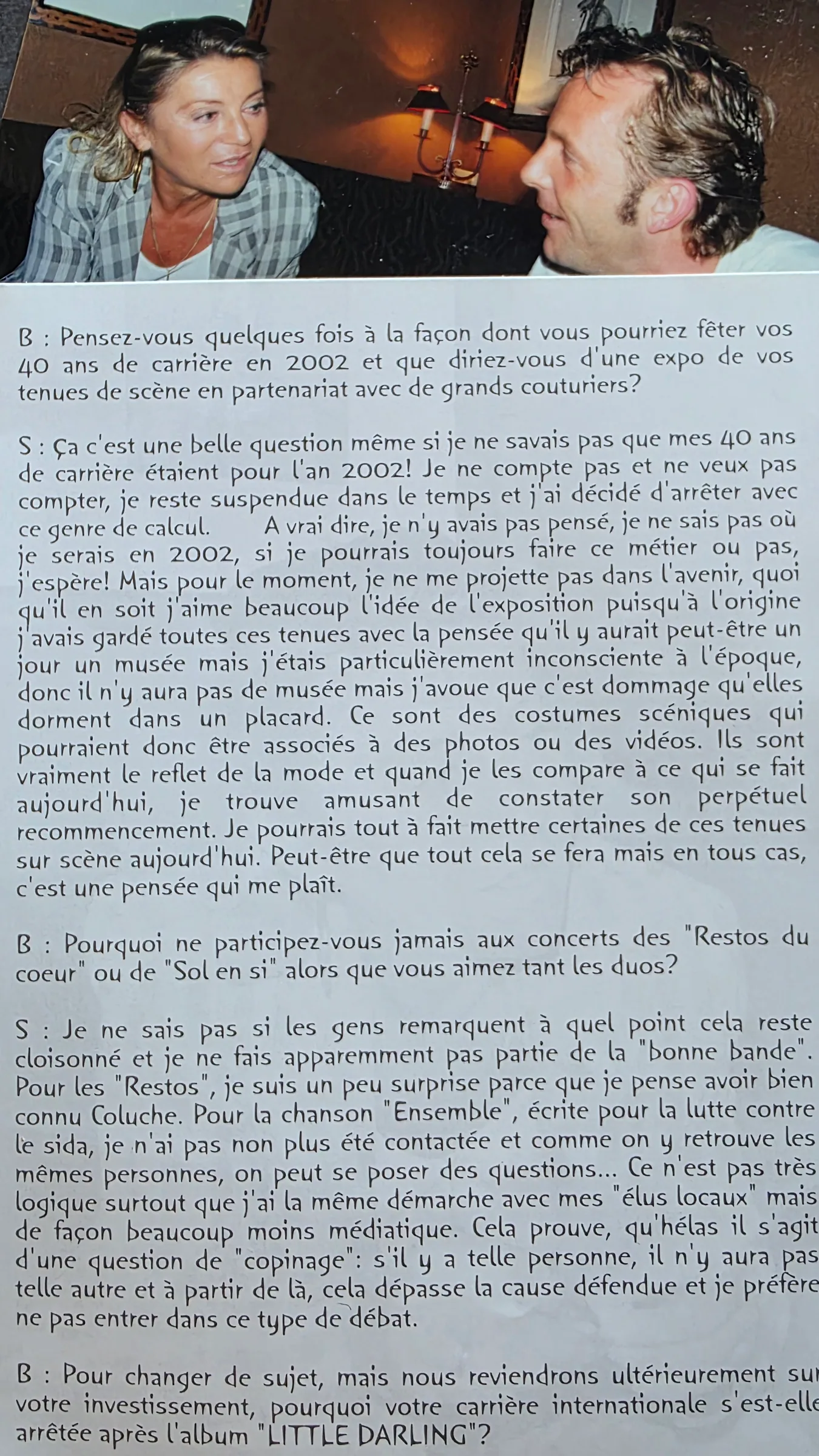 Sheila : quarante ans de carrière et ses tenues de scène
