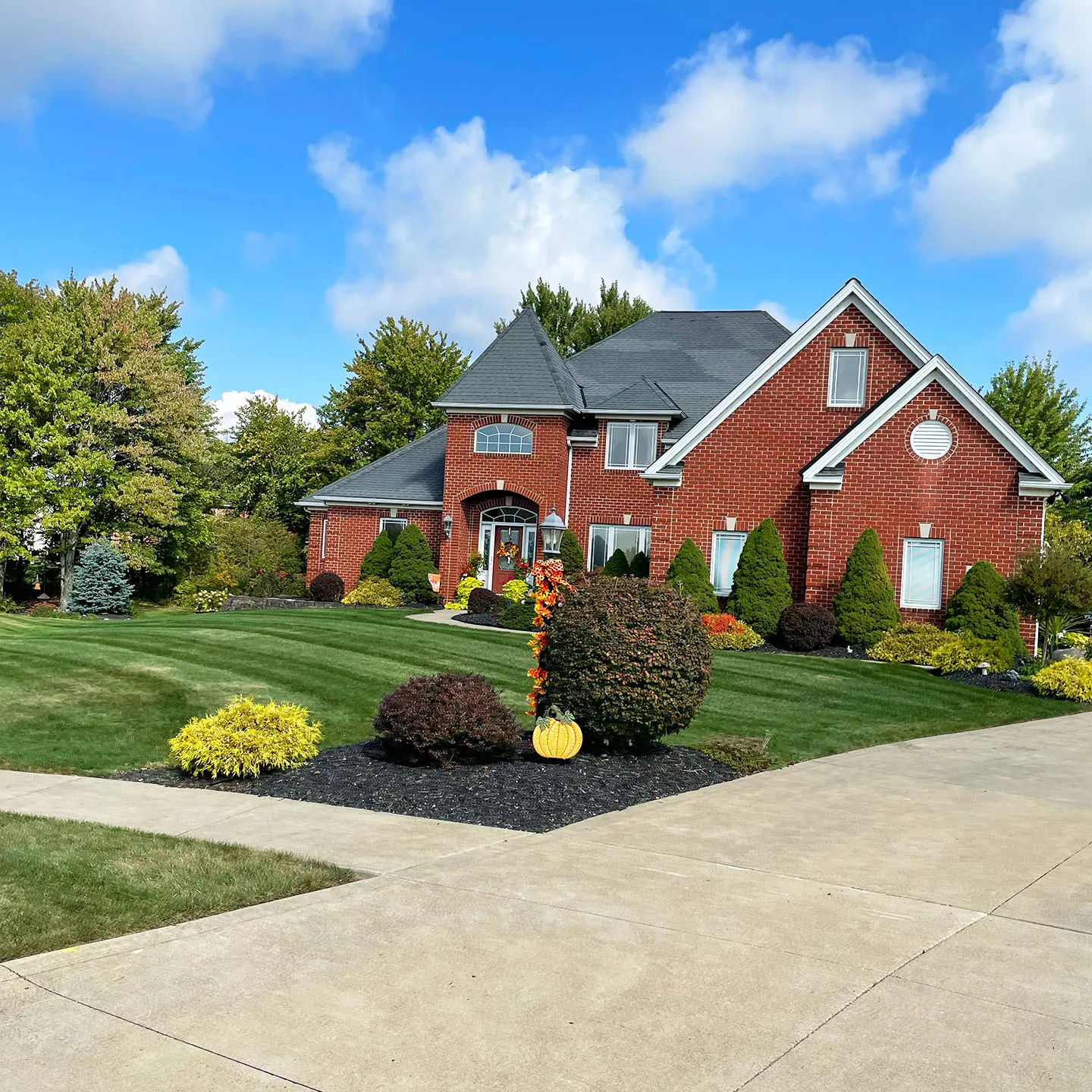 Professional lawn care near me by In Season Landscaping in Northeast Ohio
