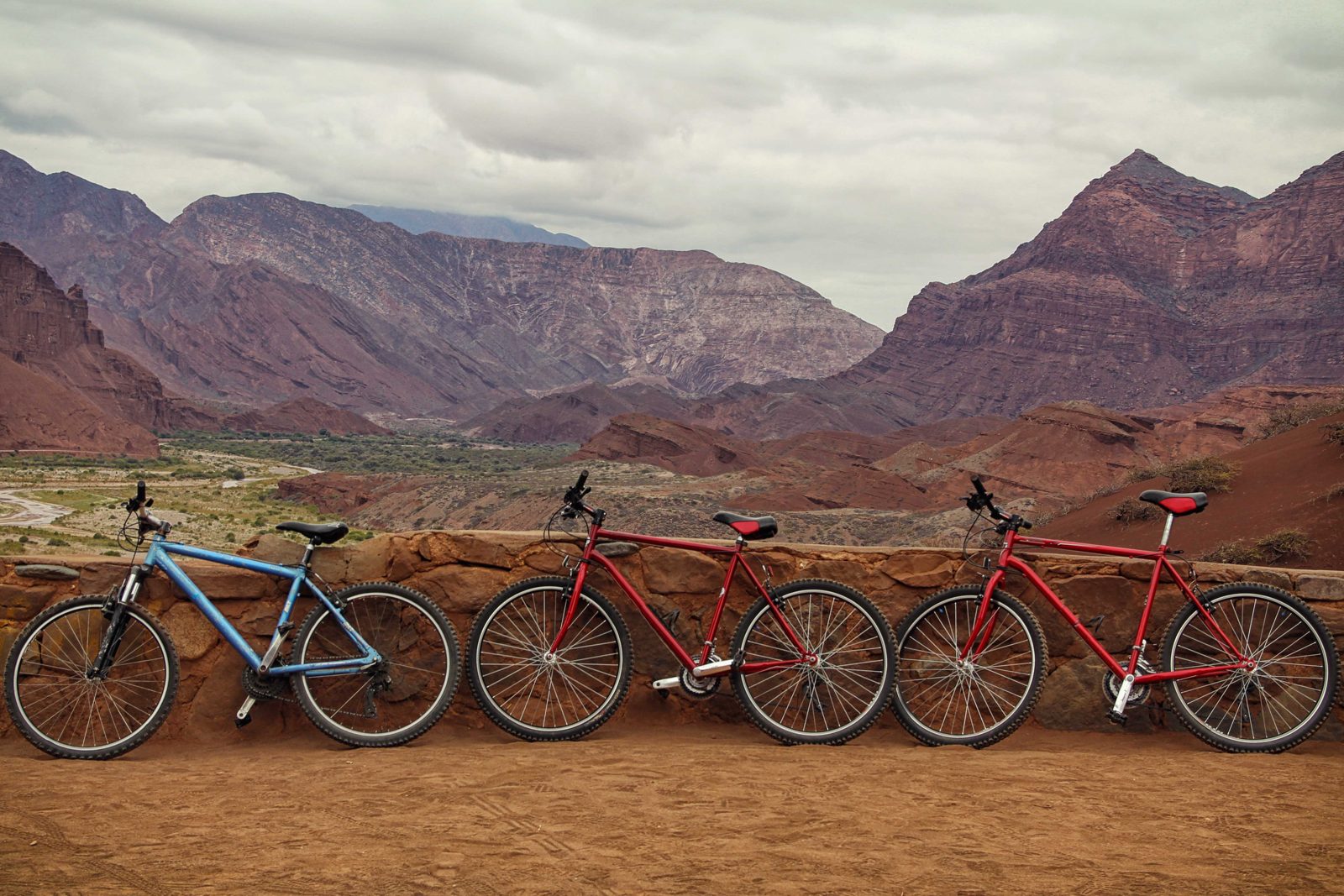 Mountain bikes at a canyon overlook
