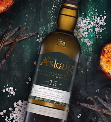 Toasted vanilla combines with BBQ oranges and sea breeze The freshness of sea salt and lemongrass balance with the earthiness of charred kippers, brown sugar, and light spice. As the dram develops, melon sprinkled with rock salt lingers, revealing sooty smoke and a touch of sweetness.