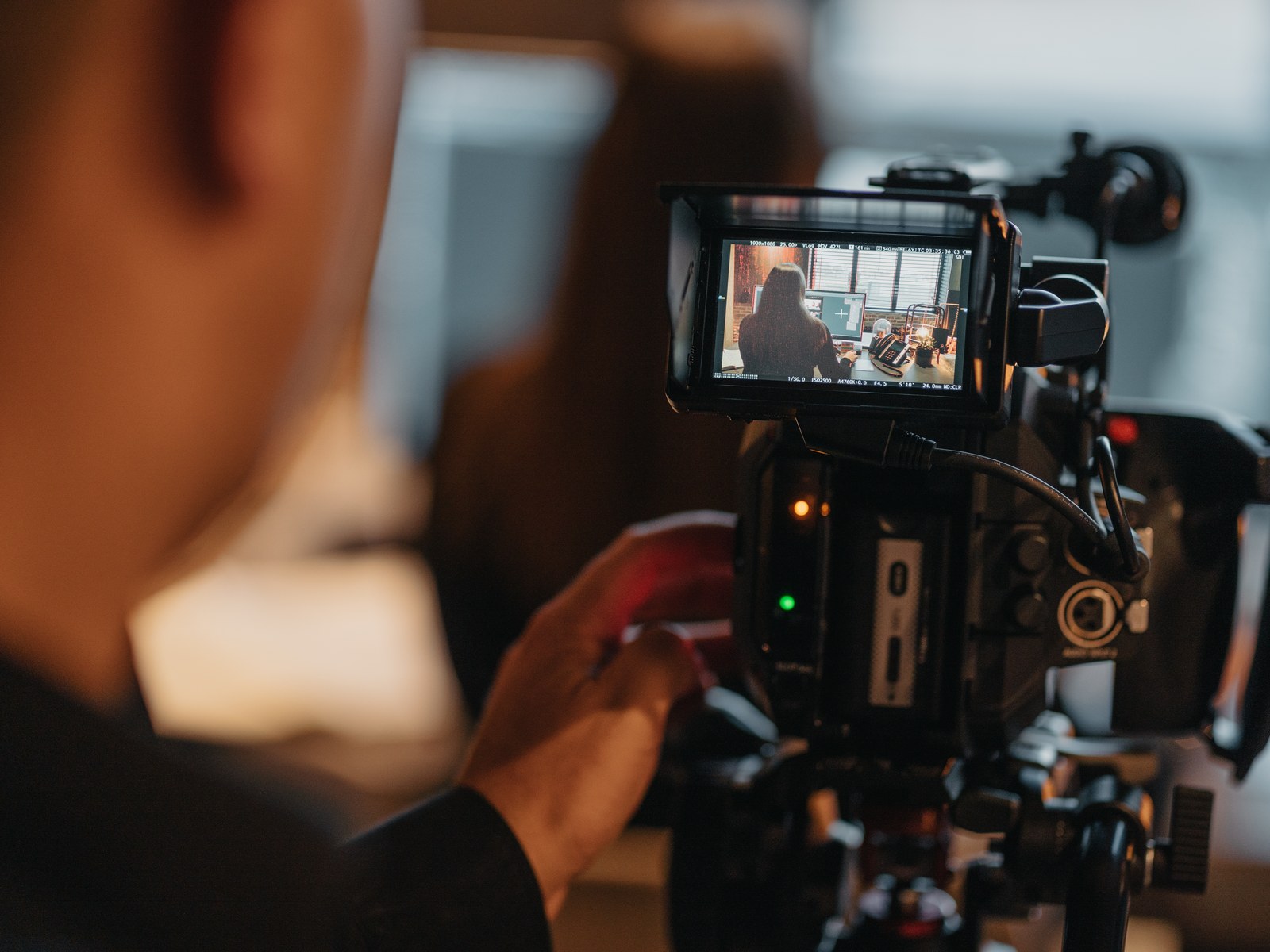 Waarom de meeste video's voor bedrijven niet werken — en het ligt zelden aan de camera