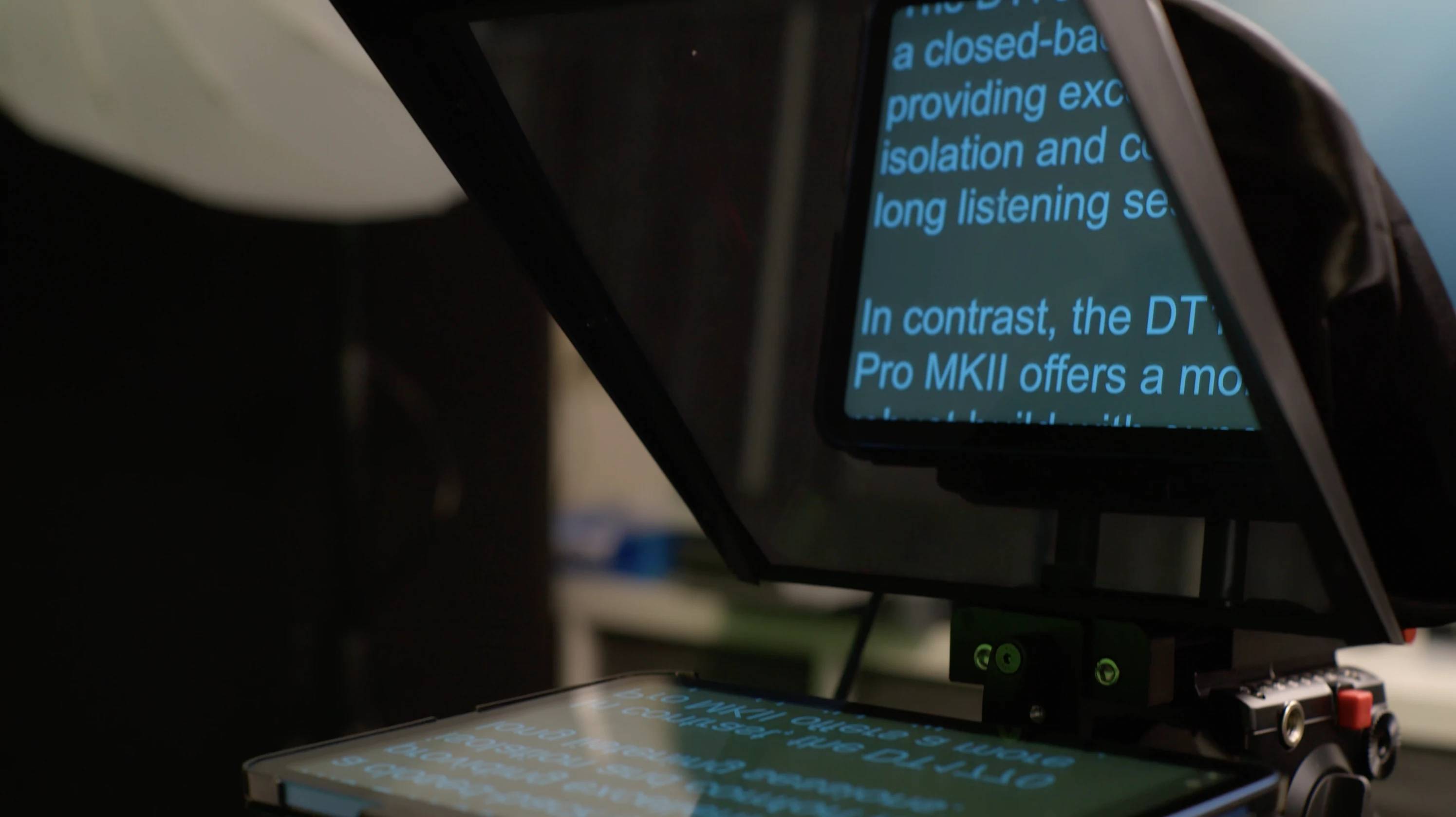 Teleprompter tijdens een video podcast-opname bij Videowise