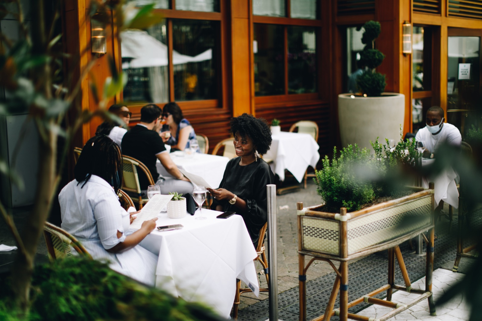 Un rassemblement en plein air à Buckhead Village